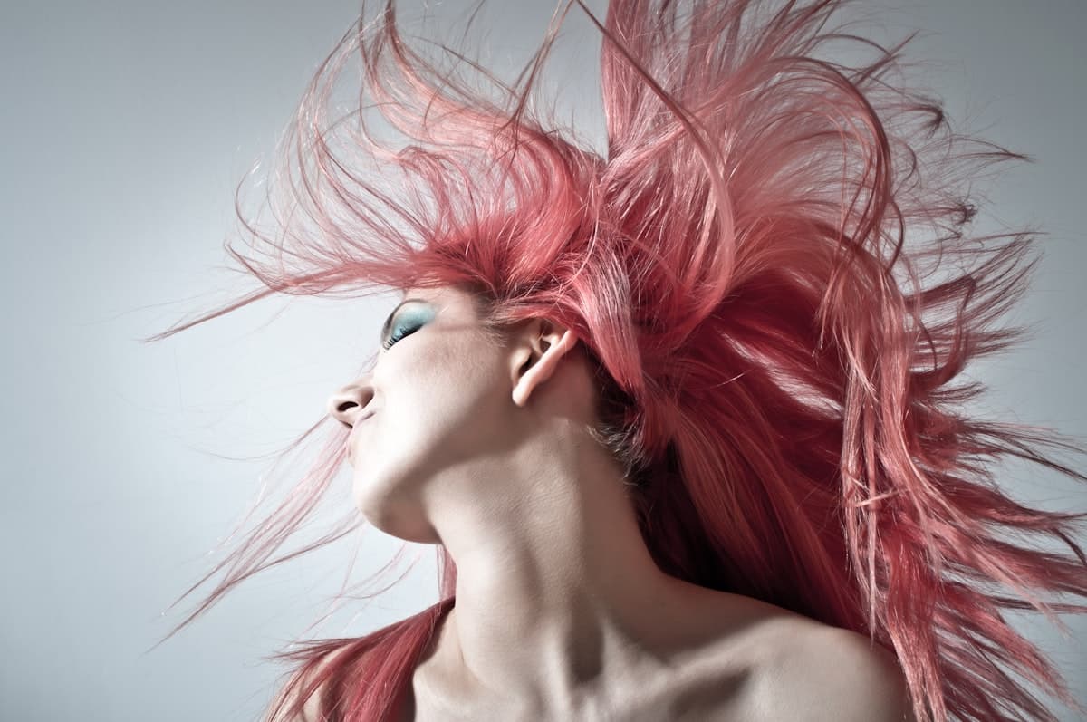 GlowCut Studio